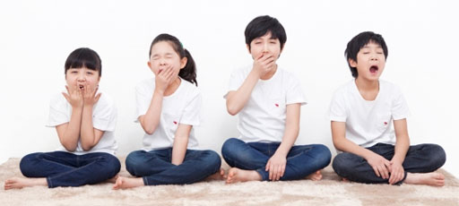 하품 전염 약하면, 친한 사이 아니다?