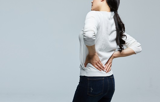 정형외과 전문의가 알려주는 허리 건강 지키는 법 — 아프기 전에 시작하는 허리 예방 가이드 맥켄지 운동 자세