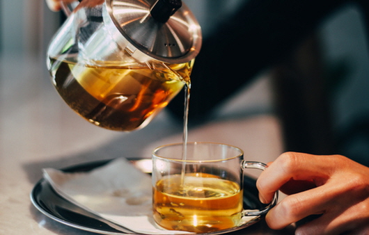 간헐적 단식 중에는 물과 차 종류만 마셔야 한다ㅣ출처: 게티 이미지뱅크