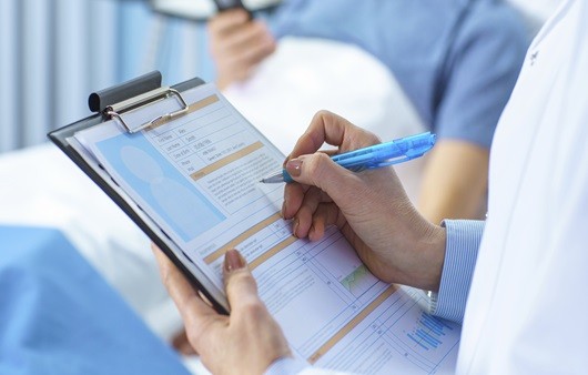 국가건강검진은 만 20세 이상 성인이라면 누구든지 받을 수 있다ㅣ출처: 클립아트코리아