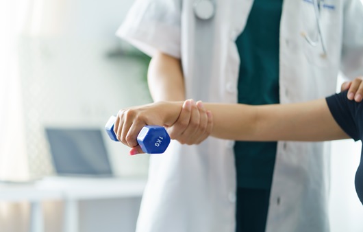 아래팔 회전 운동|출처: 게티이미지뱅크