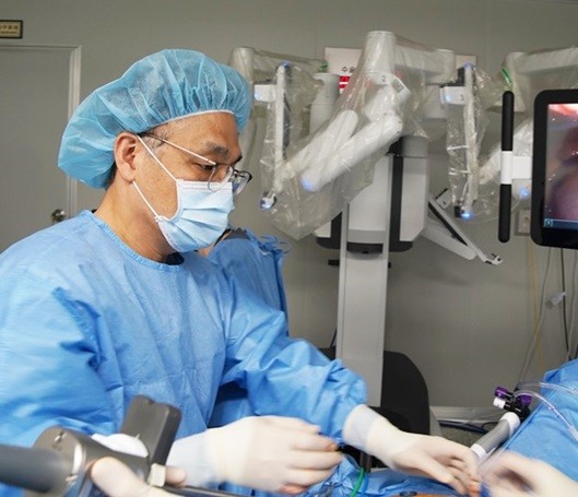 로봇수술이라고 해도 의사가 집도하기 때문에 집도의의 숙련도가 중요하다|출처: 최상산부인과