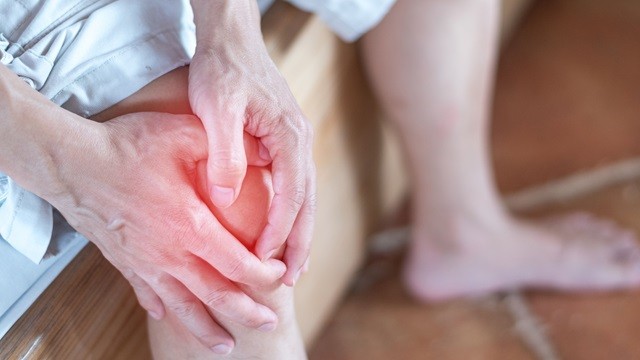 퇴행성 관절염이 있어도 최대한 운동을 할 것이 권장된다｜출처: 게티이미지뱅크