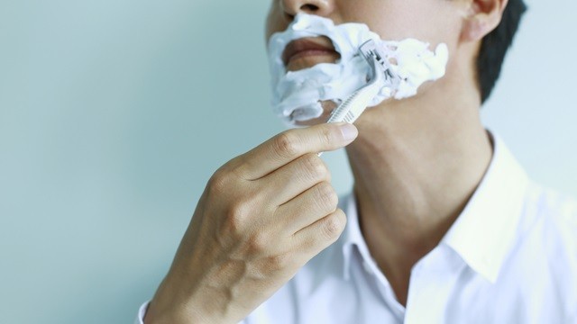 잘못된 방법으로 면도를 하면 염증이 더 잘 생길 수 있다｜출처: 클립아트코리아
