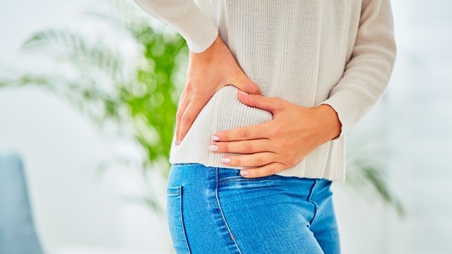 다리를 움직일 때 고관절에서 ‘뚝’ 소리가 난다면 발음성 고관절 때문일 수 있다|출처: 게티이미지뱅크