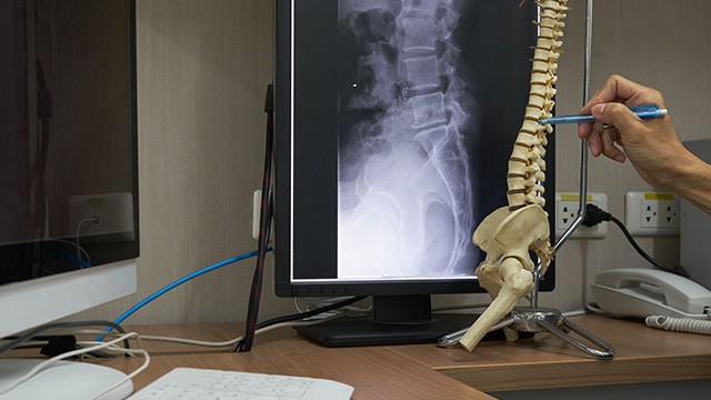 최고령 환자에서도 적절한 계획, 집도의의 숙련도가 뒷받침 된다면 성공적인 수술이 가능하다|출처: 게티이미지뱅크