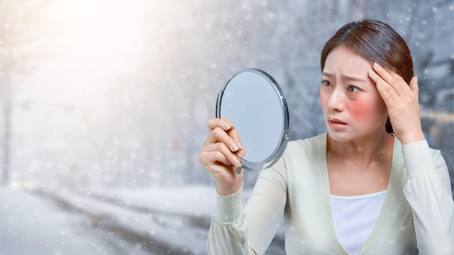 겨울철에는 실내외 온도차가 커지면서 피부가 쉽게 자극을 받을 수 있다ㅣ출처: 게티이미지뱅크