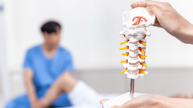 디스크 수술 후에는 재활치료가 필요하다ㅣ출처: 클립아트코리아