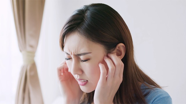 날씨가 추워지면 턱관절 통증을 호소하는 사람들이 많아진다ㅣ출처: 클립아트코리아