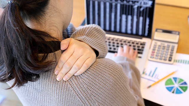 어깨나 허리 통증이 지속된다면 근막통증증후군일 수 있다 | 출처: 클립아트코리아