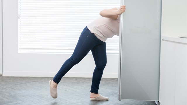 가짜 배고픔은 실제로 몸이 에너지를 필요로 하지 않음에도 불구하고 배고픔을 느끼는 상태이다 | 출처: 클립아트코리아