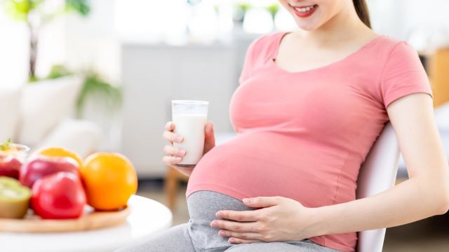 임산부는 단백질 보충제 섭취 시 안전성과 품질을 신중히 따져야 한다 | 출처: 클립아트코리아