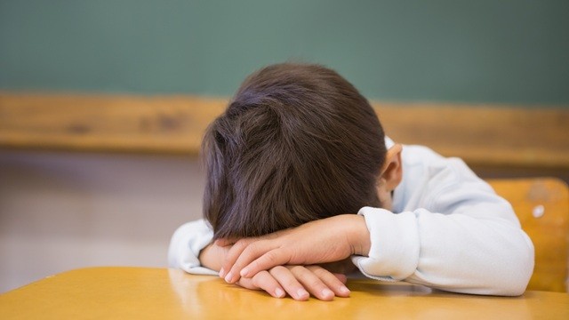 학교 적응을 어려워하는 아이들은 새학기증후군을 겪을 수 있다｜출처: 클립아트코리아