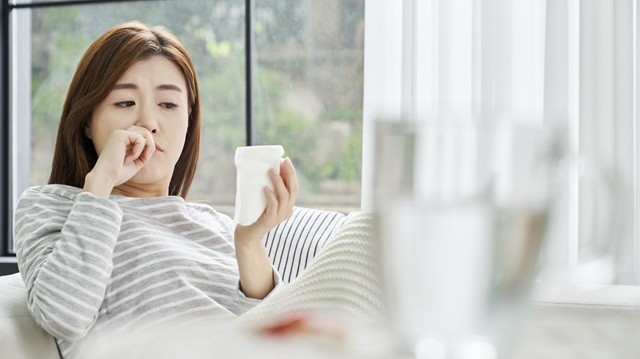 비중격 만곡증이 있으면 코막힘 증상 등으로 인해 숨쉬기가 불편하게 느껴질 수 있다|출처: 게티이미지뱅크