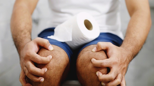 과민성 대장 증후군을 방치하면 잦은 복통과 불규칙한 배변 활동으로 삶의 질이 저하될 수 있다|출처: 게티이미지뱅크