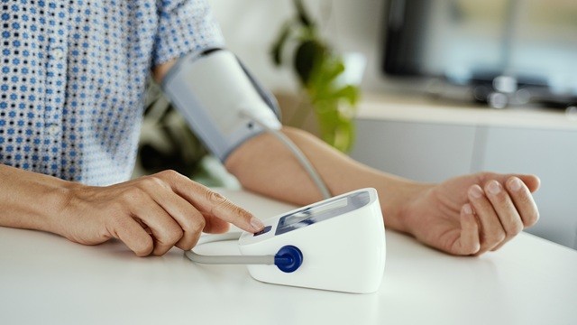 가정혈압을 잴 때는 올바른 방법에 맞게, 아침저녁으로 재면 된다|출처: 게티이미지뱅크