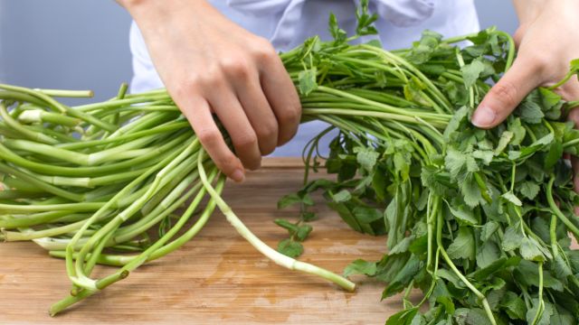 미나리는 각종 비타민이 풍부한 채소다 ｜출처: 클립아트코리아