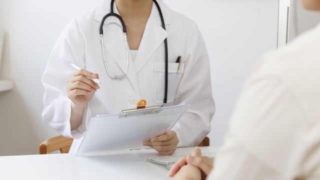 하반기에는 수검자가 많이 몰려 불편할 수 있다 ｜출처: 클립아트코리아