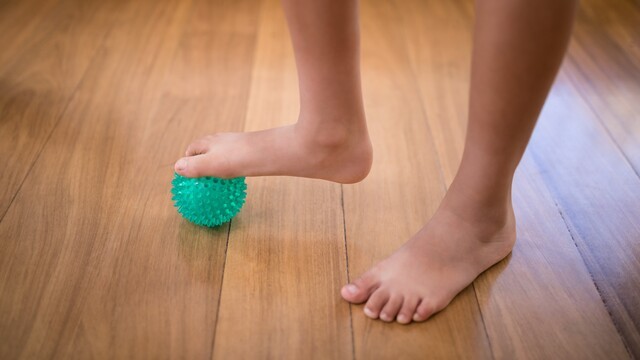 구슬 집기 동작은 활용하는 도구에 따라 난이도 조절이 가능하다｜출처: 클립아트코리아