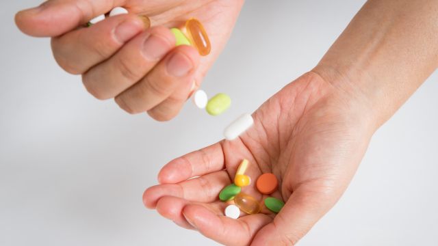 한국의 의료 환경이 역류성 식도염 수술 빈도에 영향을 미친다｜출처: 클립아트코리아