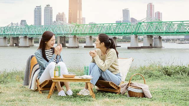 미세먼지, 꽃가루, 황사 등은 각종 알레르기 및 호흡기 질환을 유발할 수 있다|출처: 클립아트코리아