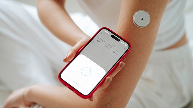 스마트의료기기의 활용으로 당뇨병, 고혈압 등 만성질환 관리 방식이 달라지고 있다|출처: 클립아트코리아