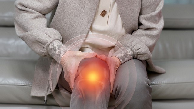 퇴행성 관절염은 관절 연골이 마모되어 염증과 통증을 일으키는 질환이다｜출처: 클립아트코리아