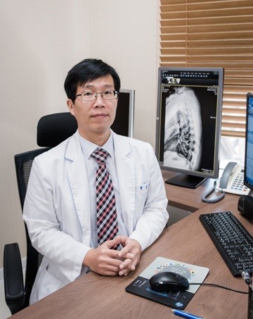 박종원 원장|출처: 아나파신경과의원