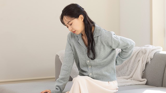 디스크와 척추 협착증은 통증의 양상이 다르게 나타난다｜출처: 클립아트코리아