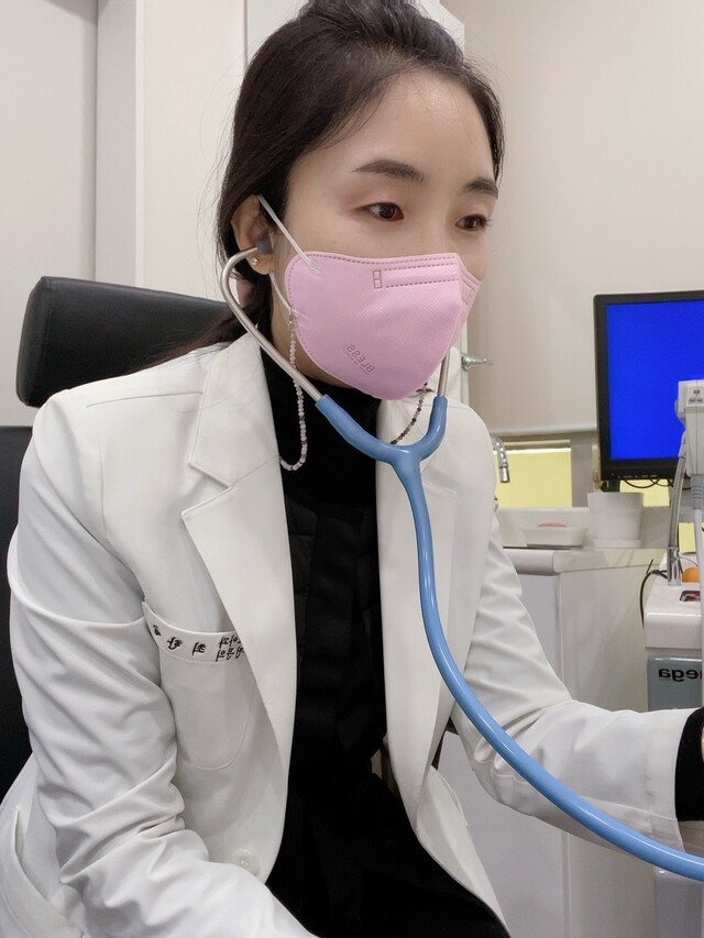 소아청소년과 전문의 최한슬 원장 | 출처 : 아이웰소아청소년과