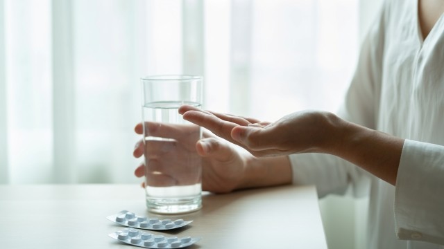 뇌졸중, 심장마비 예방약으로 많이 복용하는 아스피린, 노년층에선 위험할 수 있다는 연구결과가 나왔다｜출처: 클립아트코리아
