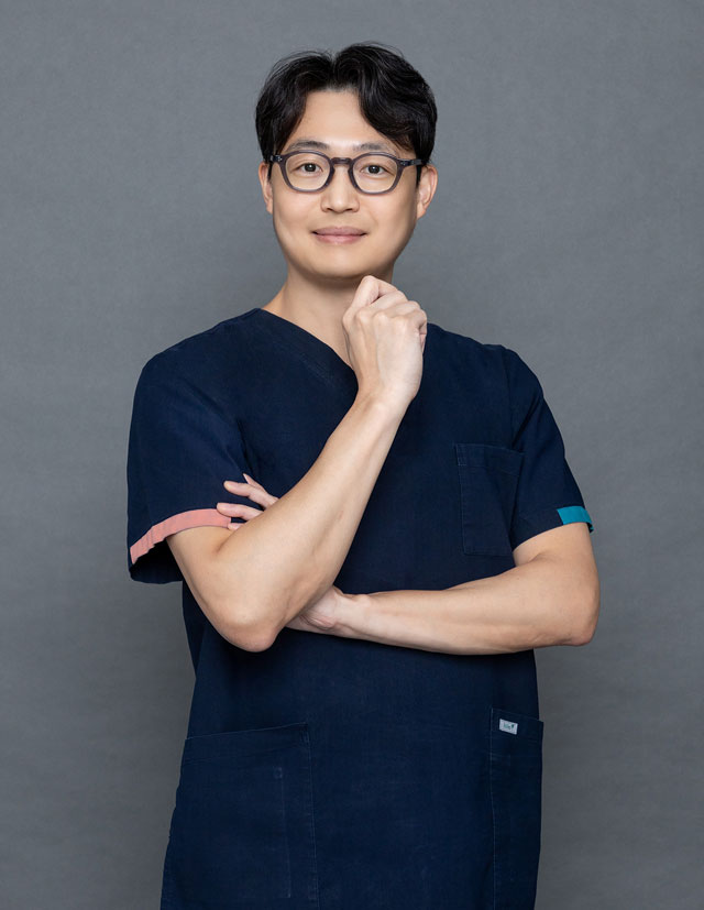 유선형 원장|출처: 성모닥터유외과