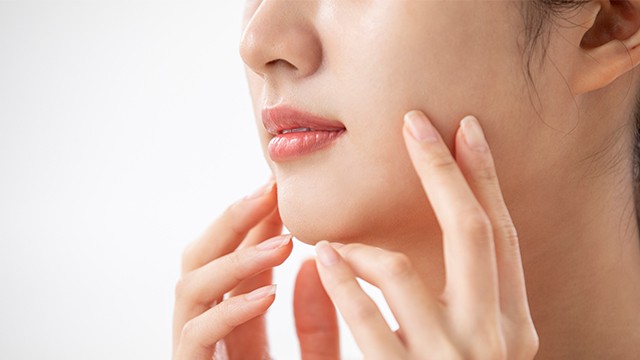 콜라겐은 피부의 탄력을 유지하고 주름 생성을 예방하는 역할을 한다|출처: 클립아트코리아