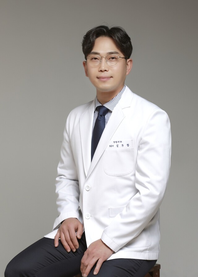 김주한 원장 | 출처: 수완탑정형외과