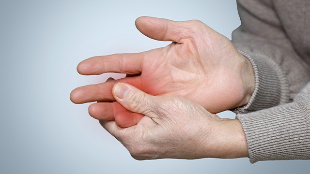 손가락이 저리고 걸리는 듯한 느낌이 든다면 방아쇠수지증후군 관련 검사가 필요하다|출처: 클립아트코리아