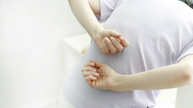 척추관협착증은 대표적인 퇴행성 질환으로, 증상에 따른 적절한 치료법 선택이 중요하다｜출처: 클립아트코리아