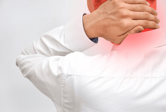 단순 근육통으로 오인하기 쉬운 목 디스크｜출처: 클립아트코리아