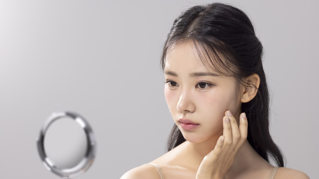 넓은 모공과 여드름 흉터가 고민이라면 레이저와 주사 병합 치료를 고려해볼 수 있다|출처: 클립아트코리아