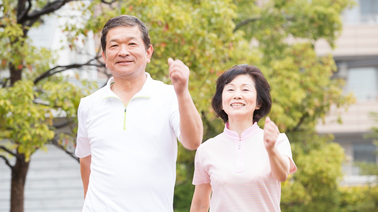 하루 5천 보 이상의 걷기는 치매 예방에 도움을 줄 수 있다｜출처: 클립아트코리아