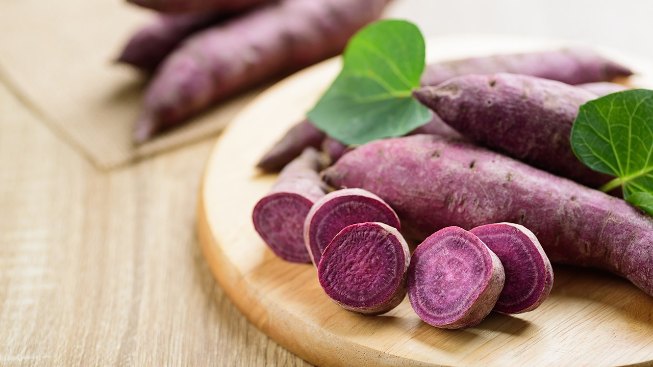 자색 고구마의 안토시아닌이 암과 연관된 손상 과정을 완화할 수 있다는 연구 결과가 있다｜출처: 게티이미지뱅크
