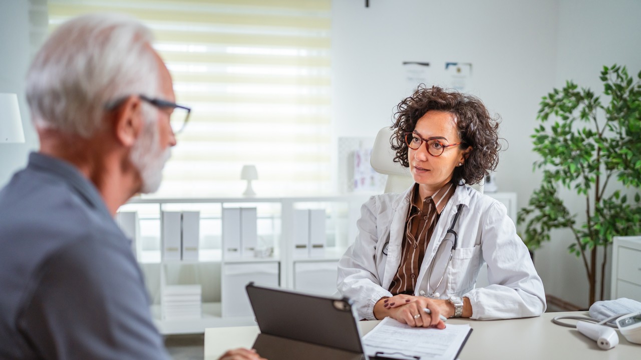 미국에서는 한 명의 환자를 40분~1시간 진료하면서, 그중 상당 시간을 환자의 이야기를 듣고 기록하는 데 쓴다 | 출처 : 게티이미지뱅크