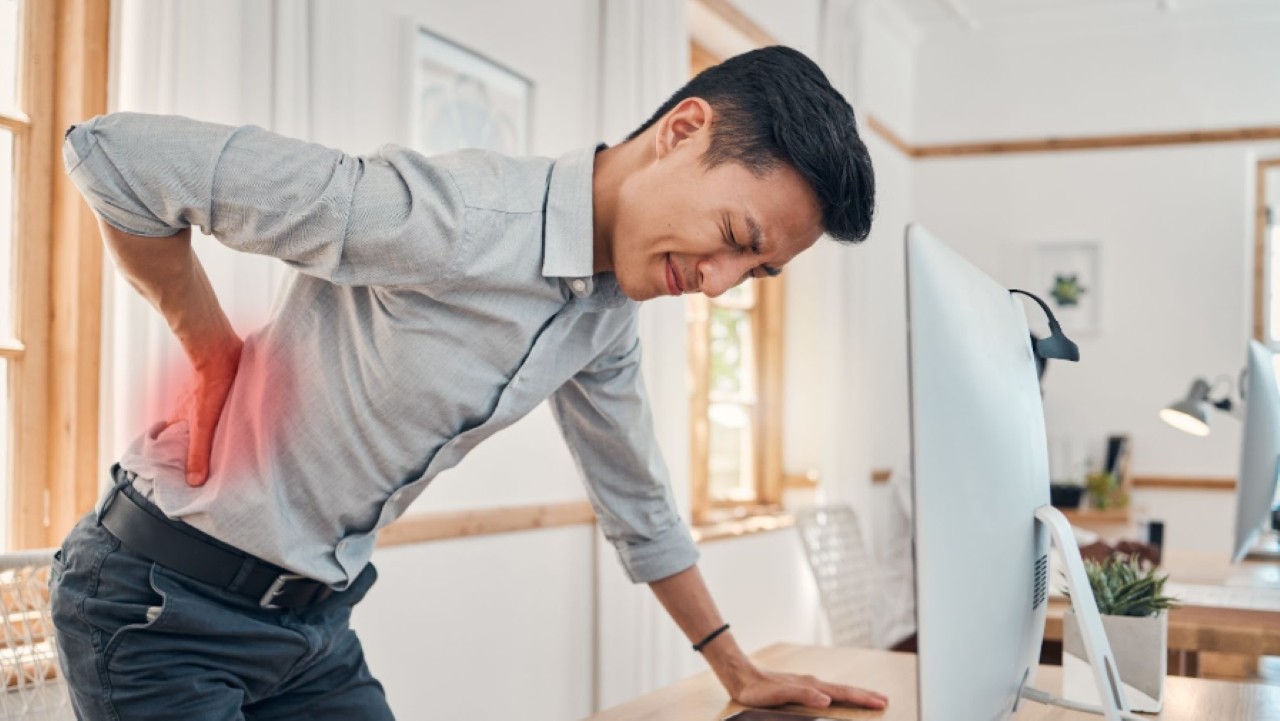 허리디스크도 조기에 치료하면 대부분 문제 없이 회복이 가능하다｜출처: 클립아트코리아