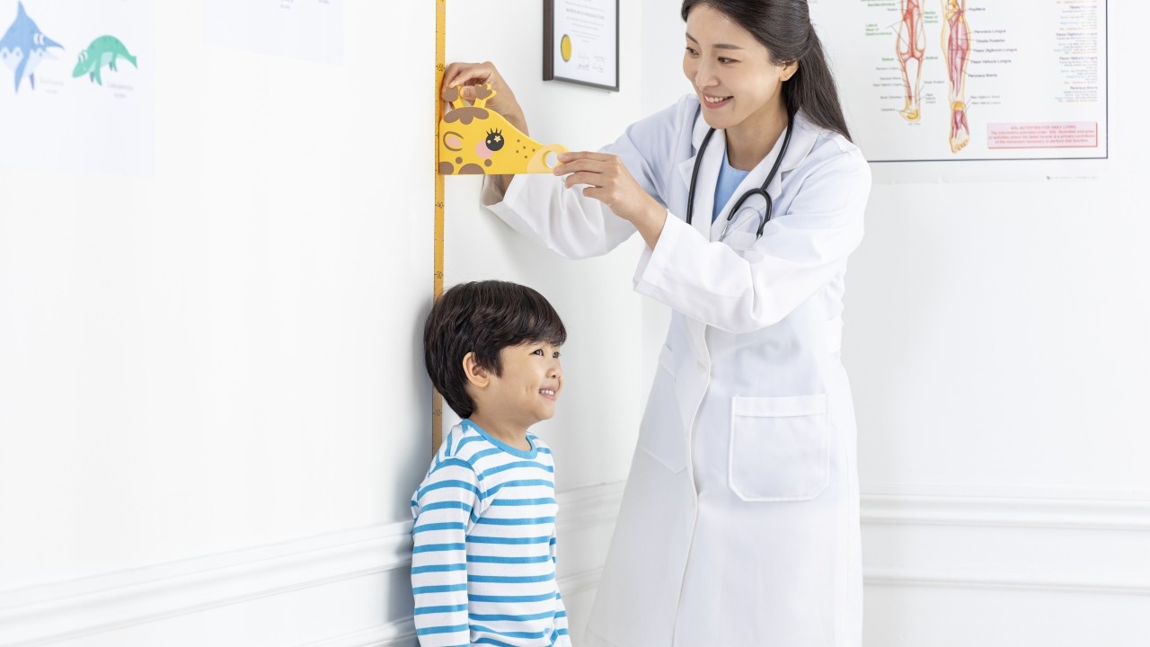 아이의 성장이 더디다면, 조기에 진료해 치료 필요 여부를 확인하는 것이 좋다｜출처: 클립아트코리아