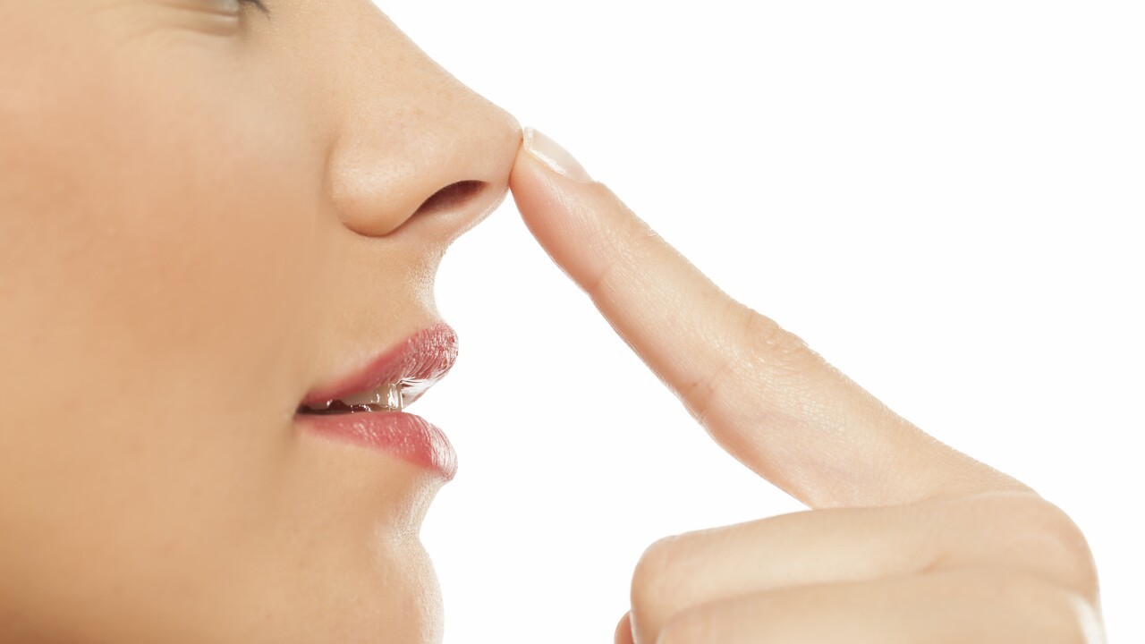 비주 성형은 코의 중심축을 섬세하게 조정해 인상을 개선하면서도 회복 부담이 적은 시술로 평가된다｜출처: 게티이미지뱅크