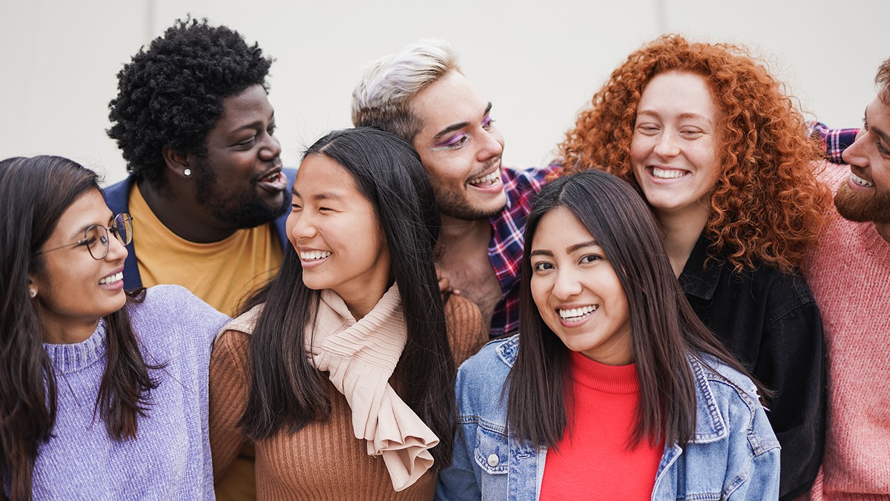1개 이상의 외국어를 사용하는 사람들의 노화 속도가 더 느리다는 연구 결과가 있다｜게티이미지뱅크