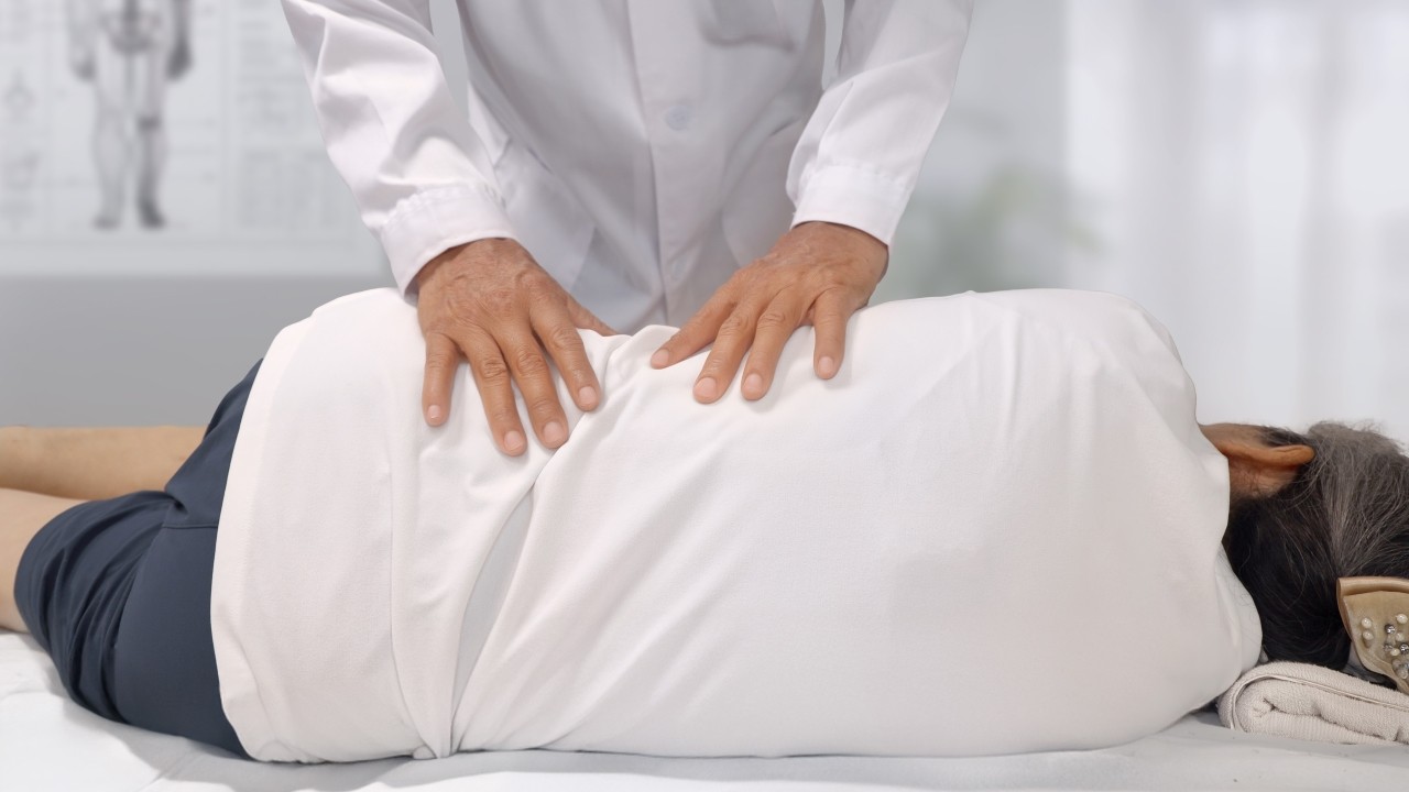 만성통증은 조기에 원인을 정확히 진단하고, 맞춤 치료와 생활 습관 교정이 필요하다｜출처: 클립아트코리아