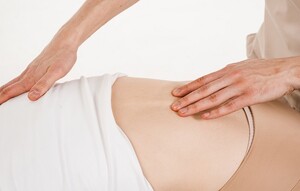 빙판길에 쿵!...노년층 '이 증상' 놓치면 치명적 [골(骨)든타임] - 하이닥