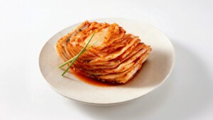 트럼프 정부, "김치 먹어라"... 확 바뀐 식이지침, 의외의 건강 식품은? - 뉴스 썸네일 이미지