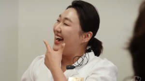 "속삭이는 것도 성대에 부담줄 수 있다"... 이수지도 받은 성대결절, 관... - 뉴스 썸네일 이미지